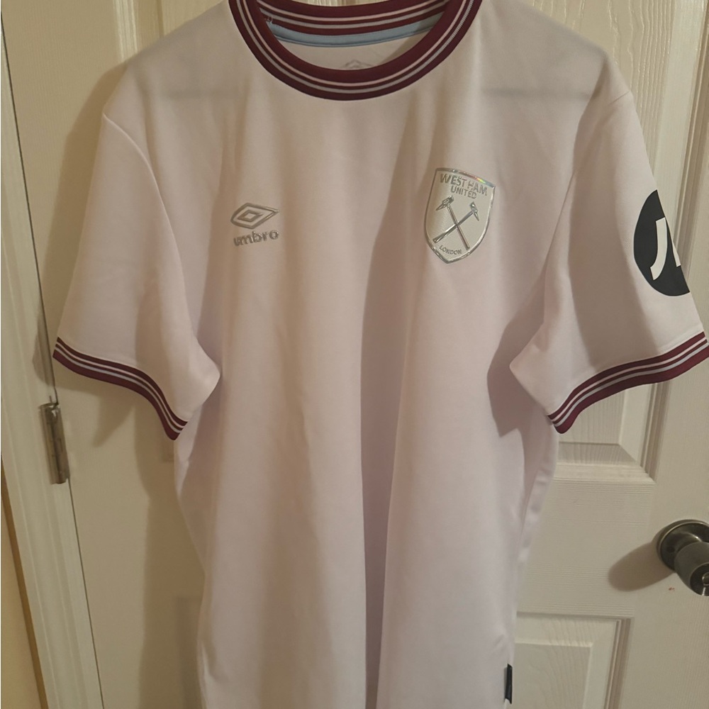 Umbro White and Red Soccer Jersey Classic Crew Neck